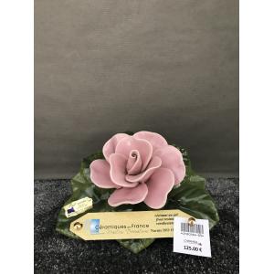 Rose rose pâle en céramique